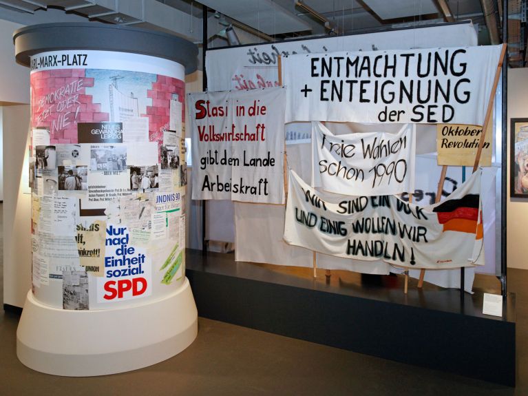 Das Zeitgeschichtliche Forum Leipzig macht deutsche Nachkriegsgeschichte erlebbar. Das Zeitgeschichtliche Forum Leipzig macht deutsche Nachkriegsgeschichte erlebbar.